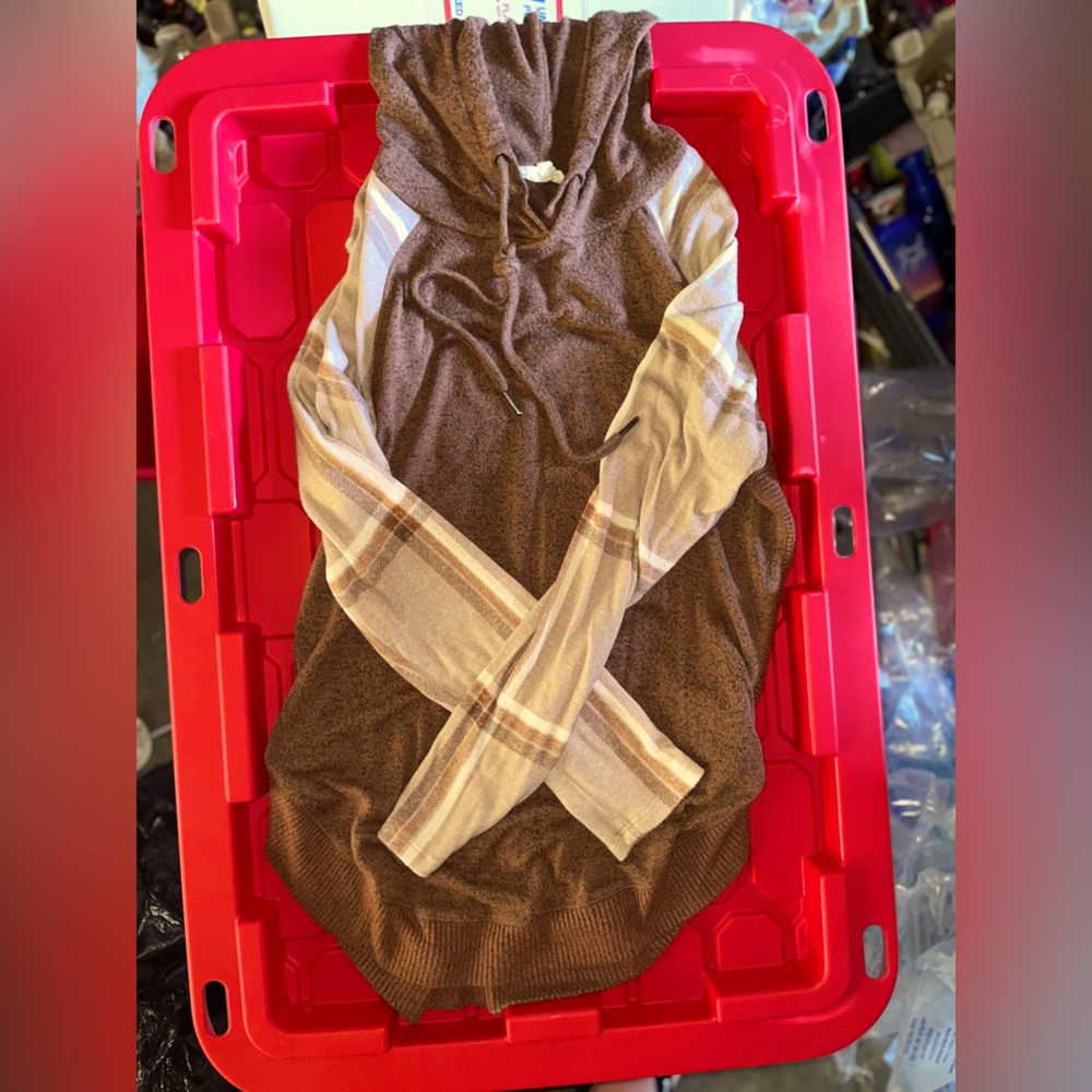 Women’s hooded sweater